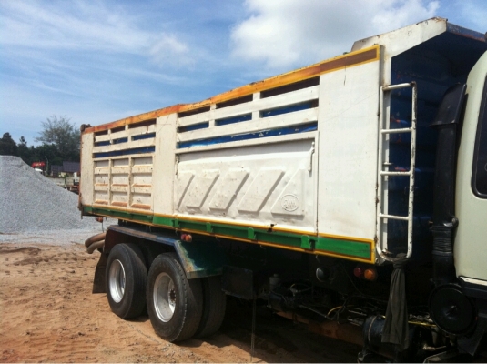 ขายกระบะพร้อมกระบอกตัวปั่นดั๊มของ 3 มิตร