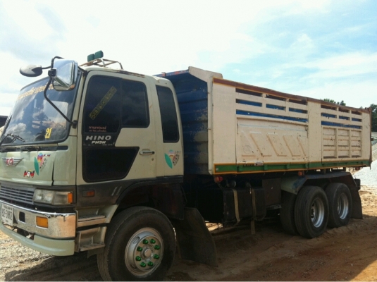 ขายกระบะพร้อมกระบอกตัวปั่นดั๊มของ 3 มิตร