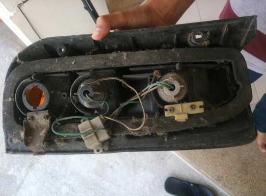 ไฟท้ายรถTOYOTA รถตู้ หัวจรวด