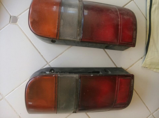 ไฟท้ายรถTOYOTA รถตู้ หัวจรวด