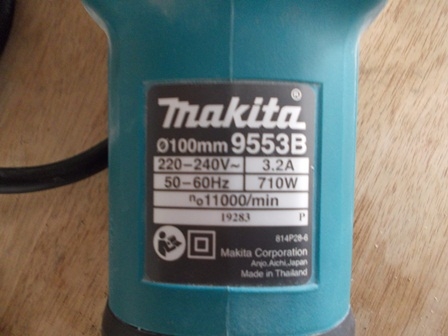 เครื่องเจียรไฟฟ้าMakita 9553B สภาพใหม่มาก ราคาถูก