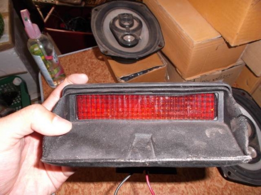 ไฟเบรคดวงที่สาม ใส่หลังเก๋ง สภาพดี 450 บาท รวมส่ง