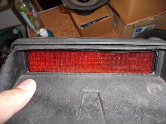 ไฟเบรคดวงที่สาม ใส่หลังเก๋ง สภาพดี 450 บาท รวมส่ง