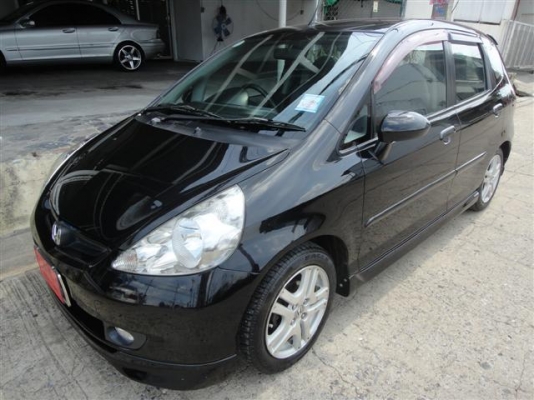 ขาย 2005 Honda Jazz 1.5E AT สีดำ Bookserviceครบ สภาพเยี่ยม พร้อมใช้งาน