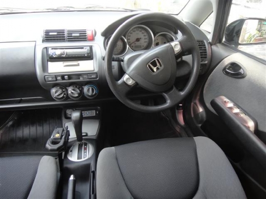 ขาย 2005 Honda Jazz 1.5E AT สีดำ Bookserviceครบ สภาพเยี่ยม พร้อมใช้งาน