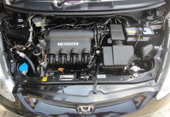 ขาย 2005 Honda Jazz 1.5E AT สีดำ Bookserviceครบ สภาพเยี่ยม พร้อมใช้งาน