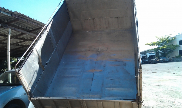 ขายรถ6ล้อดั๊มเครื่อง110แรง สวยๆพร้อมใช้งาน