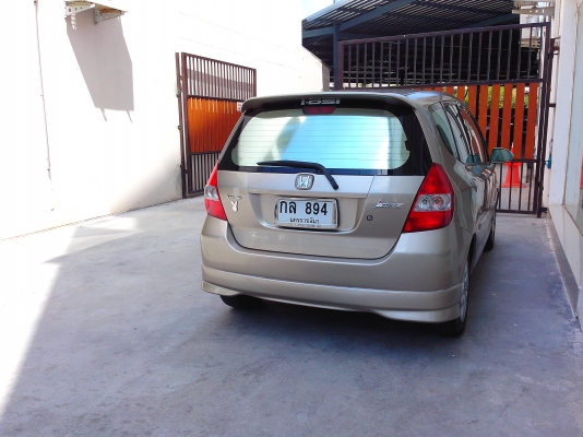 ขายรถเก๋งHONDA JAZZ ปี04