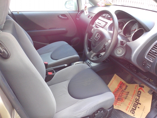 ขายรถเก๋งHONDA JAZZ ปี04