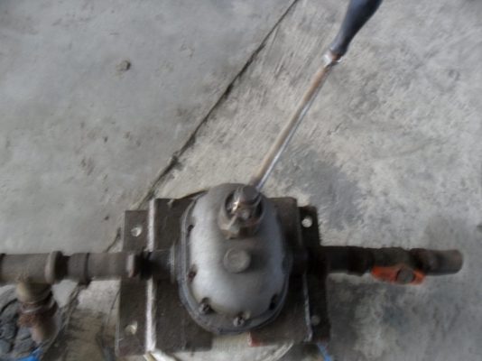 ปั้มดูดน้ำมัน