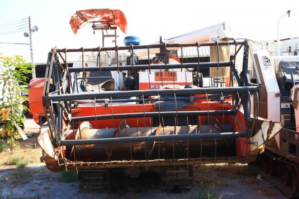 ขายรถเกี่ยวข้าว DC68G