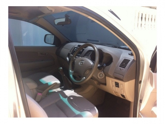 TOYOTA VIGO 2.5 E MT ปี2005 รถบ้านสภาพดี