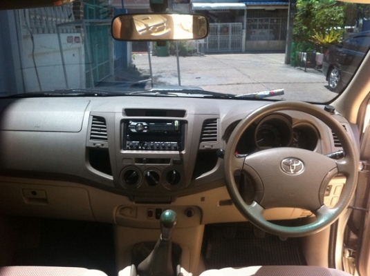 TOYOTA VIGO 2.5 E MT ปี2005 รถบ้านสภาพดี