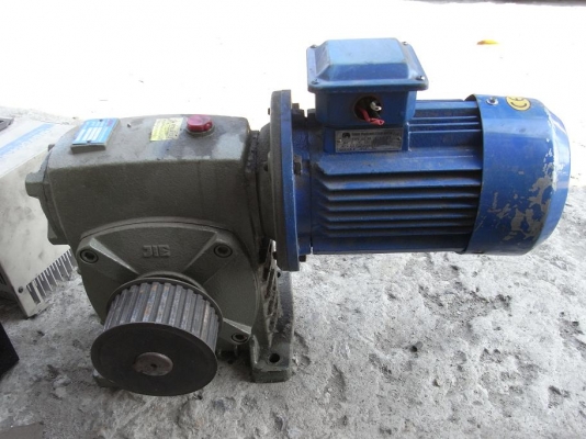 ขายมอเตอร์เกียร์จีน 2 HP. 1400 RPM. ชุดเกียร์ทด 15/1 สภาพสวย พร้อมใช้งาน