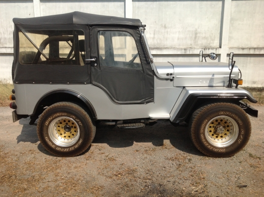 รถจิ๊ปเก่า