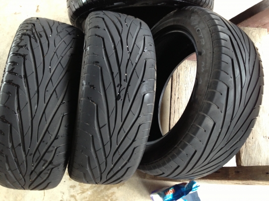 ขายยางMaxxis z1 215/55/17 ปี12  1 ชุด4 เส้น