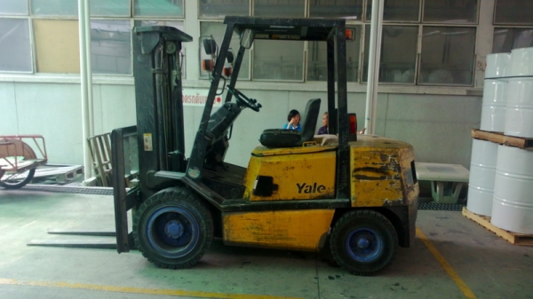 ขายถูกๆ รถยก 3 ตัน เสาสูง 3 เมตร เครื่องดีเซล เกียร์ออโต้