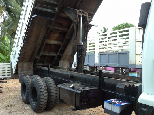 รถบรรทกุ 10 ล้อ