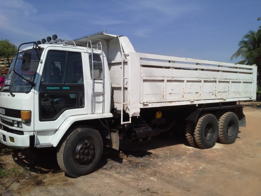 รถบรรทกุ 10 ล้อ