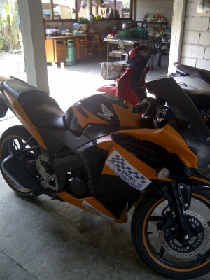 CBR 150R สีดำ ตัวใหม่ล่าสุด CBR 150R สีดำ ตัวใหม่ล่าสุด