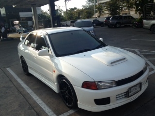 ขายรถ mitsubishi Lancer  1.8 sei  ท้ายเบนซ์ +LPG หัวฉีด