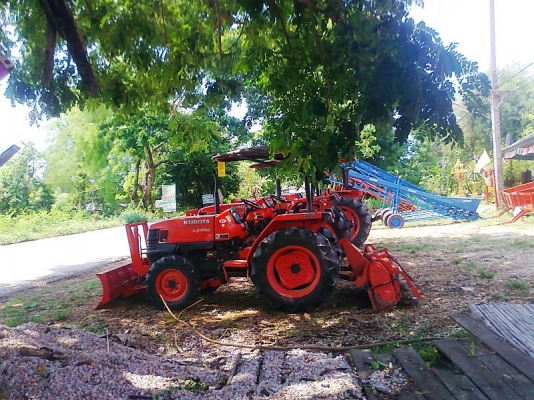 ขายด่วน..รถไถ KUBOTA L3408 เลขไมล์ 3,4xx hr รถสวย มีจอบหมุน มีใบดันหน้า มีทะเบียนครบ.