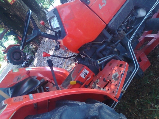 ขายด่วน..รถไถ KUBOTA L3408 เลขไมล์ 3,4xx hr รถสวย มีจอบหมุน มีใบดันหน้า มีทะเบียนครบ.