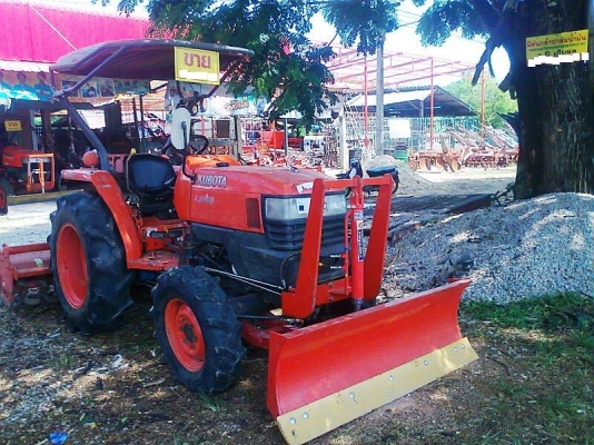 ขายด่วน..รถไถ KUBOTA L3408 เลขไมล์ 3,4xx hr รถสวย มีจอบหมุน มีใบดันหน้า มีทะเบียนครบ.