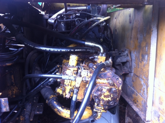 ขาย KOMATSU PC-200-3 รถใช้งานอยู่