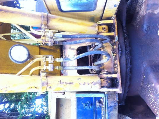 ขาย KOMATSU PC-200-3 รถใช้งานอยู่