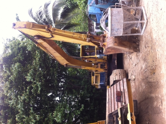 ขาย KOMATSU PC-200-3 รถใช้งานอยู่