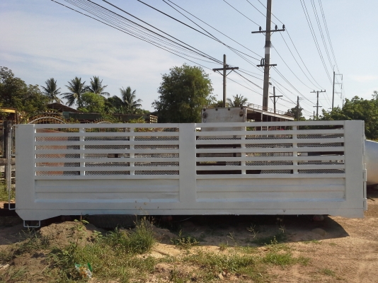 กระบะรถบรรทุก ๑๐  ล้อ