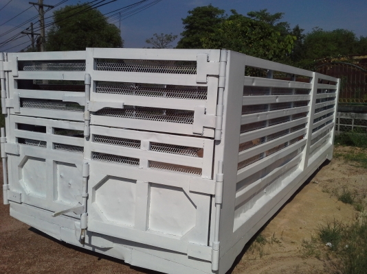 กระบะรถบรรทุก ๑๐  ล้อ