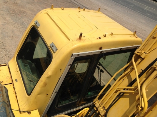 ขายรถแบคโฮ KOMATSU PC130-6 มีVDOครับ รถนอกนำเข้าสภาพสวย สนใจติดต่อ 089-8368497