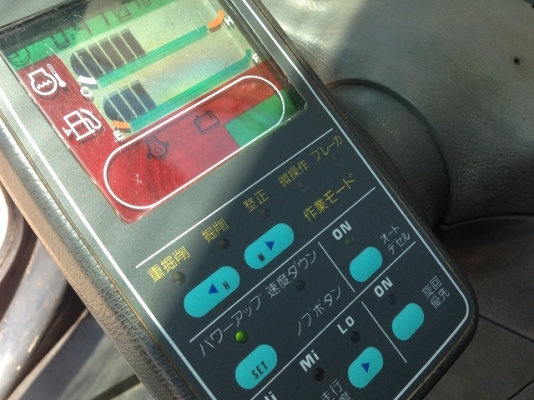 ขายรถแบคโฮ KOMATSU PC130-6 มีVDOครับ รถนอกนำเข้าสภาพสวย สนใจติดต่อ 089-8368497