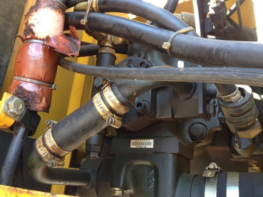 ขายรถแบคโฮ KOMATSU PC130-6 มีVDOครับ รถนอกนำเข้าสภาพสวย สนใจติดต่อ 089-8368497