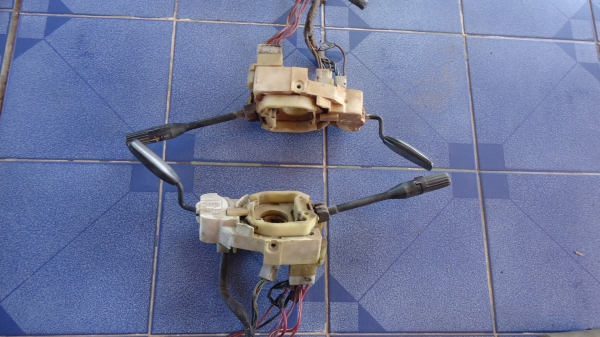 ขายสวิทซ์ไฟเลี้ยวดัสสัน720