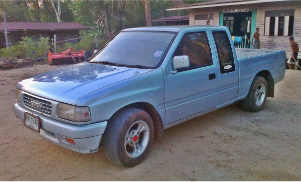 Isuzu รุ่นแป๊ะยิ้ม สภาพดี เครื่องดี ราคา 215,000 ต่อรองได้ ลดเหลือ 150,000 อยากขาย