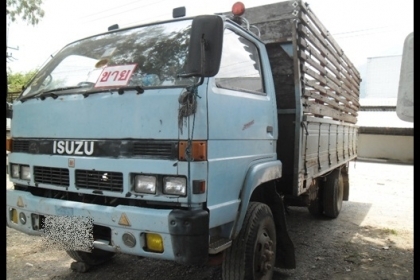 6 ล้ออีซูซุ 120 แรง เครื่องดี สภาพสวยๆ