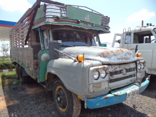 ขายรถ10ล้ออีซูซุหัวยาวเครื่อง165แรงม้า สภาพสวยพร้อมใช้