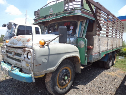 ขายรถ10ล้ออีซูซุหัวยาวเครื่อง165แรงม้า สภาพสวยพร้อมใช้