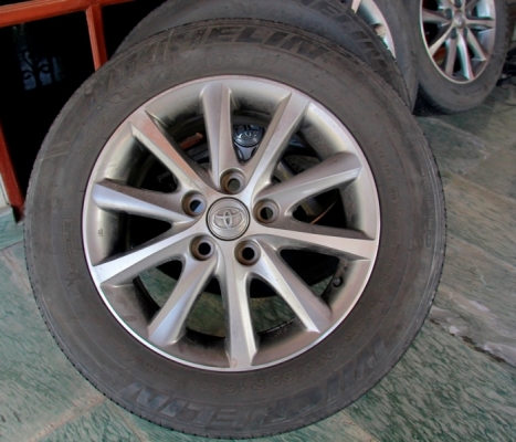 ขาย ยางพร้อมแมกซ์ติดรถโตโยต้า CAMRY 2011