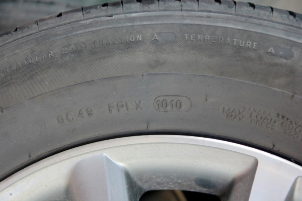 ขาย ยางพร้อมแมกซ์ติดรถโตโยต้า CAMRY 2011