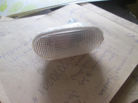 ขาย ไฟเลี้ยวบังโคลนหน้า MITSU -TRITON