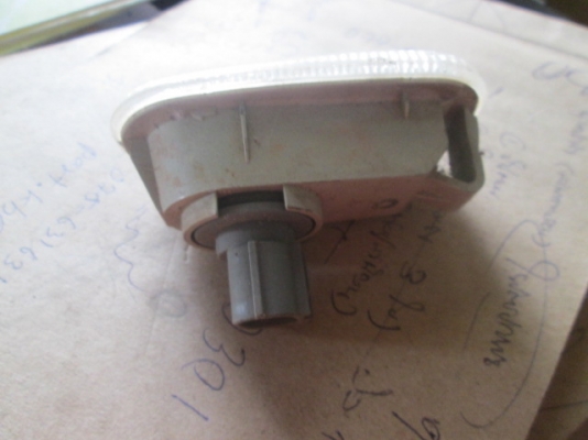 ขาย ไฟเลี้ยวบังโคลนหน้า MITSU -TRITON ขาย ไฟเลี้ยวบังโคลนหน้า MITSU -TRITON