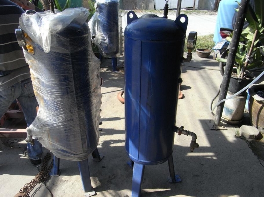 ขายถังปั้มลม ขนาดตามรูปเลยครับ มีอยู่ 3 ใบ สภาพสวยมาก