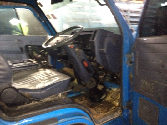 รถอิซูซุ 4 ล้อดั้ม 100 แรงม้า  สนใจติดต่อ 081 - 6079515