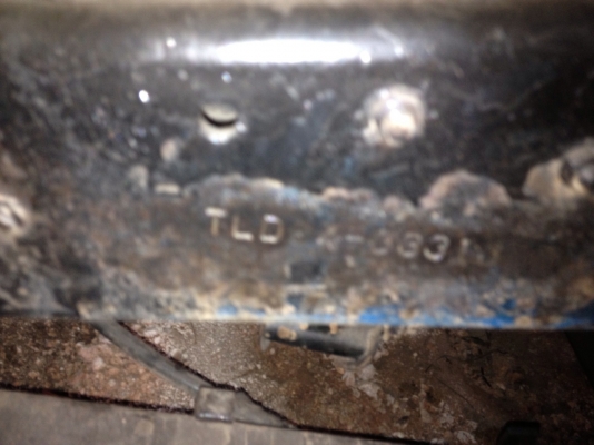 รถอิซูซุ 4 ล้อดั้ม 100 แรงม้า  สนใจติดต่อ 081 - 6079515