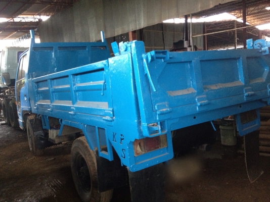 รถอิซูซุ 4 ล้อดั้ม 100 แรงม้า  สนใจติดต่อ 081 - 6079515