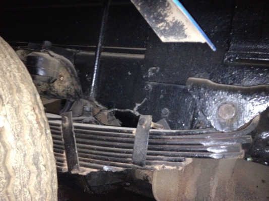 รถอิซูซุ 4 ล้อดั้ม 100 แรงม้า  สนใจติดต่อ 081 - 6079515